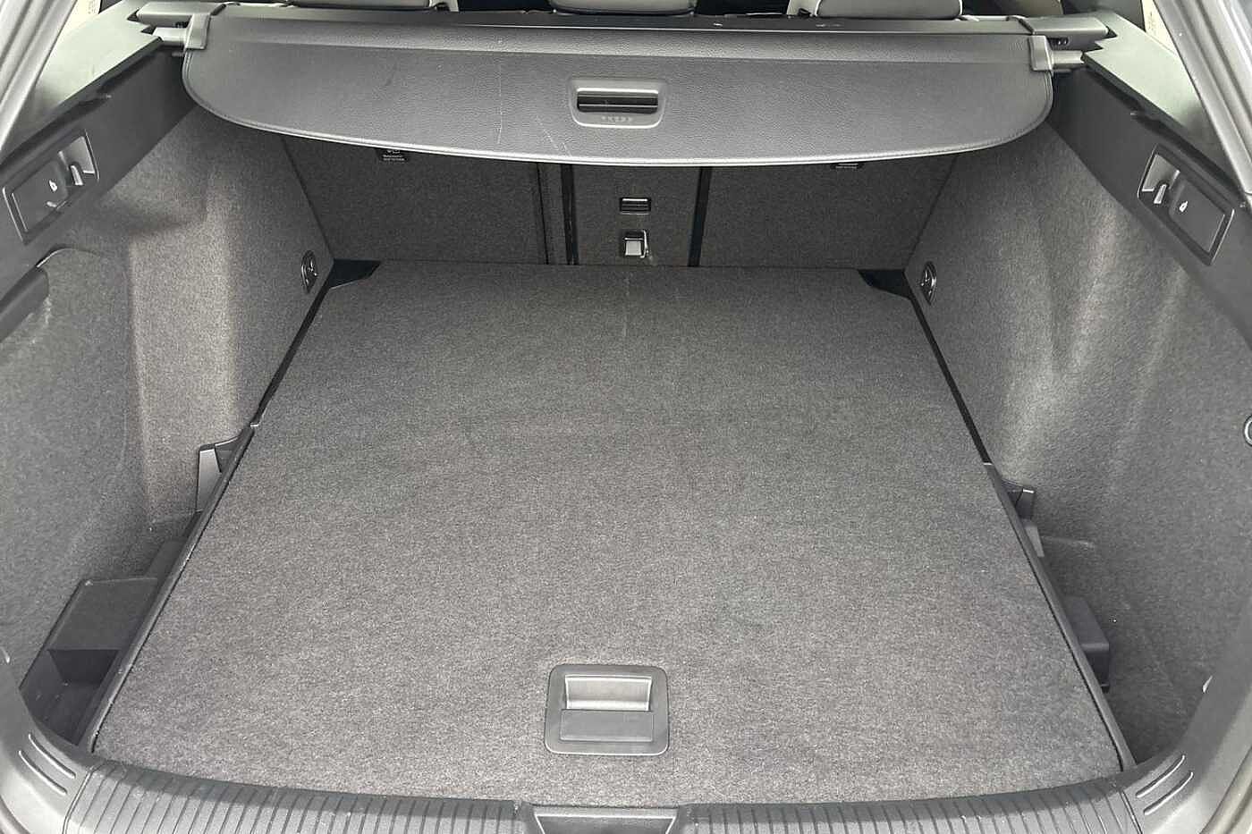 Volkswagen Golf MK8 2.0 TDI R-Line (150ps) DSG Estate