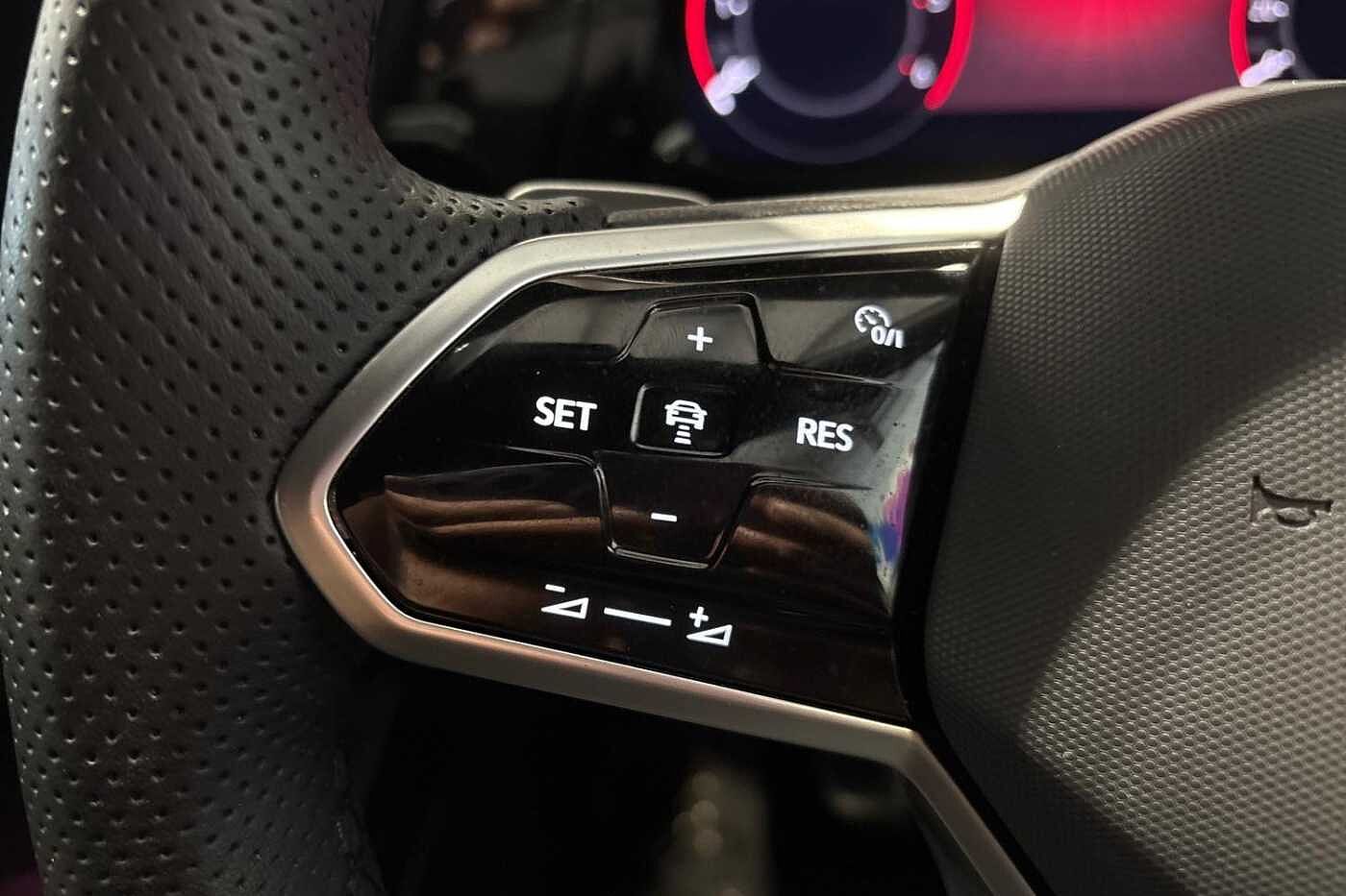Volkswagen Golf MK8 2.0 TDI R-Line (150ps) DSG Estate