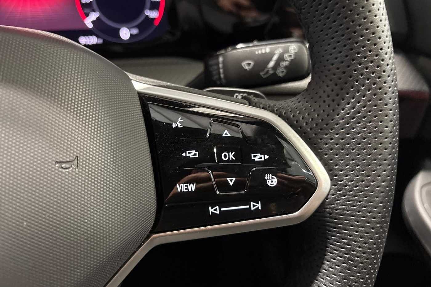 Volkswagen Golf MK8 2.0 TDI R-Line (150ps) DSG Estate