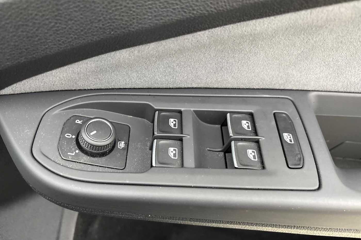 Volkswagen Golf MK8 2.0 TDI R-Line (150ps) DSG Estate