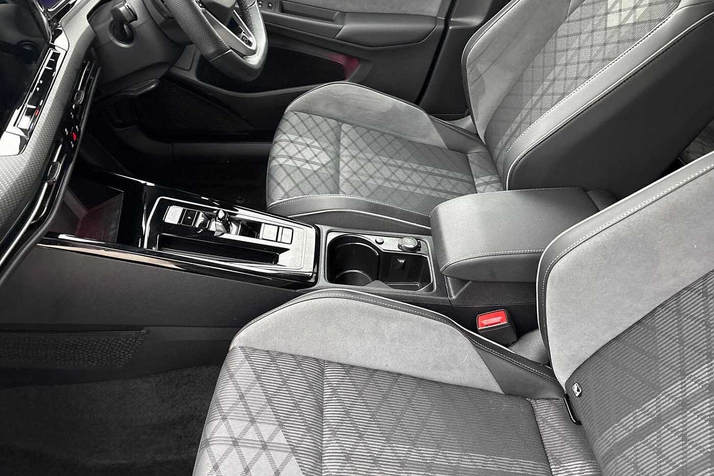 Volkswagen Golf MK8 2.0 TDI R-Line (150ps) DSG Estate