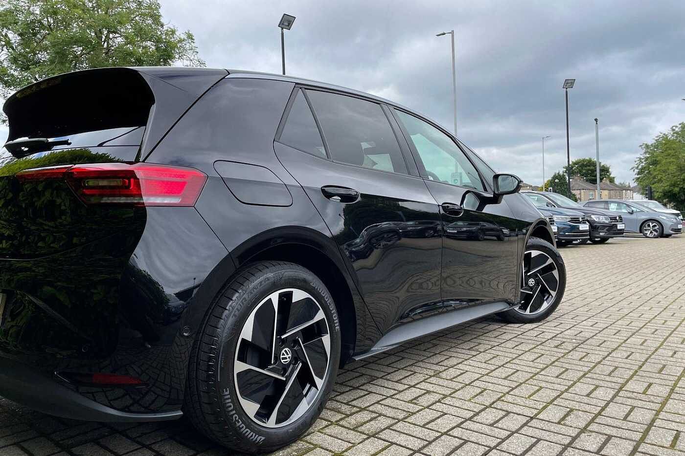 Volkswagen ID.3 Pro 58kWh Match Hatchback 5dr Electric Auto (204 ps)