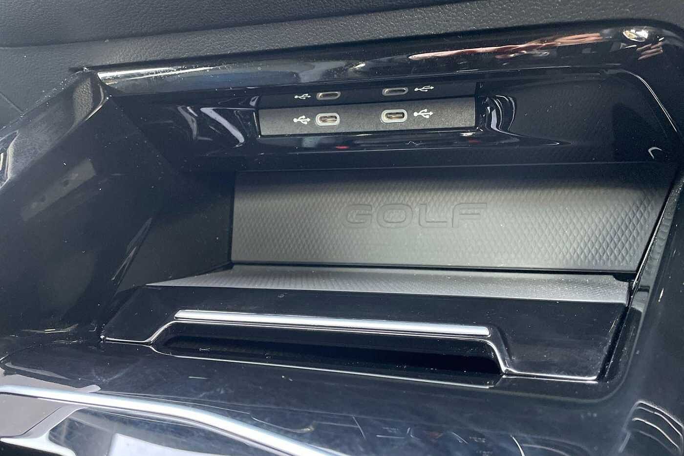 Volkswagen Golf R MK8 2.0 TSI 4Motion 320PS DSG 5 Dr