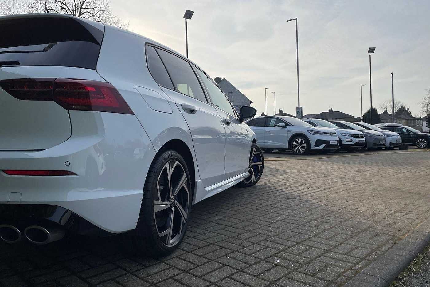Volkswagen Golf R MK8 2.0 TSI 4Motion 320PS DSG 5 Dr