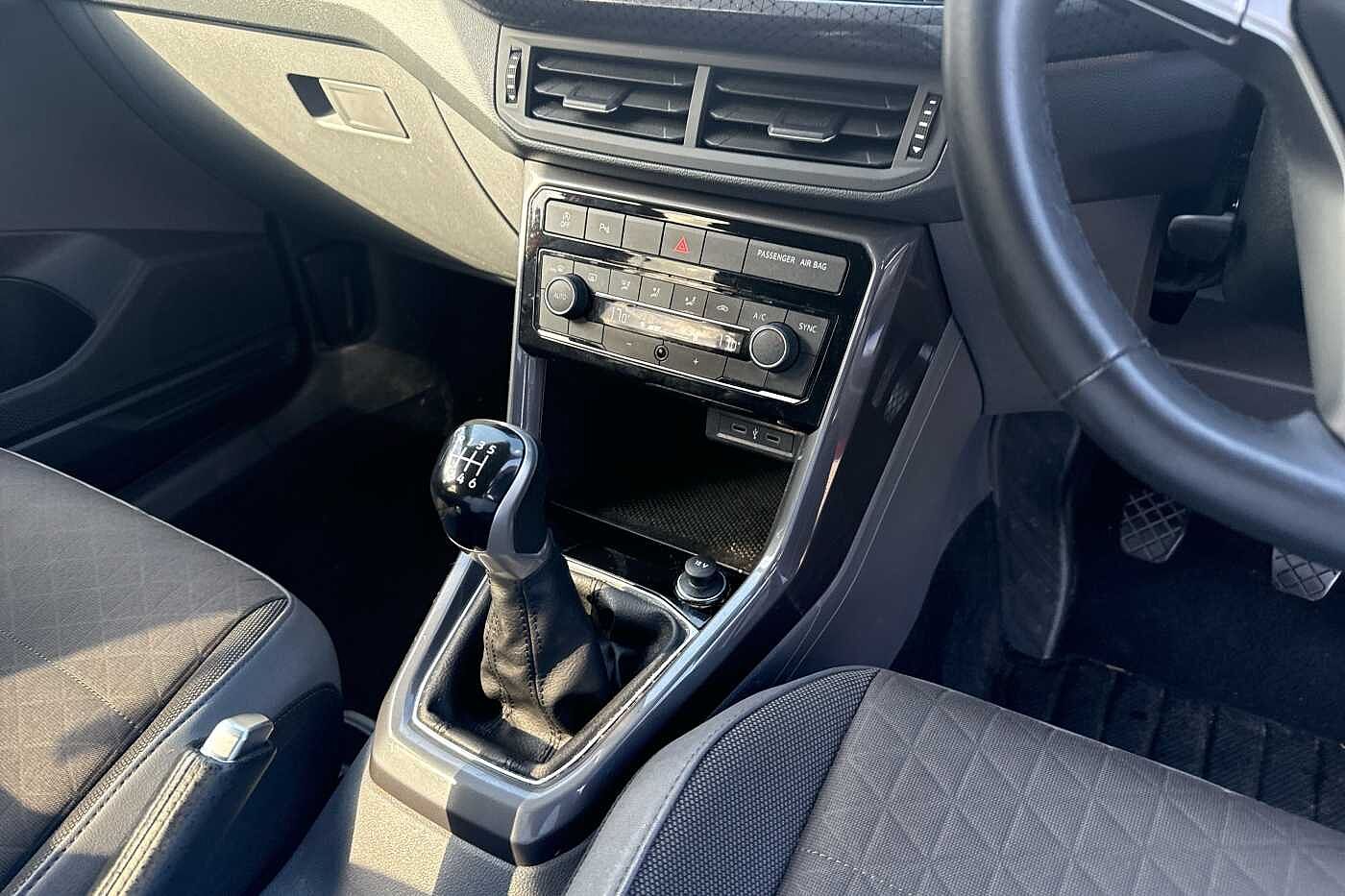 Volkswagen T-Cross 1.0 TSI (110ps) SEL Hatchback